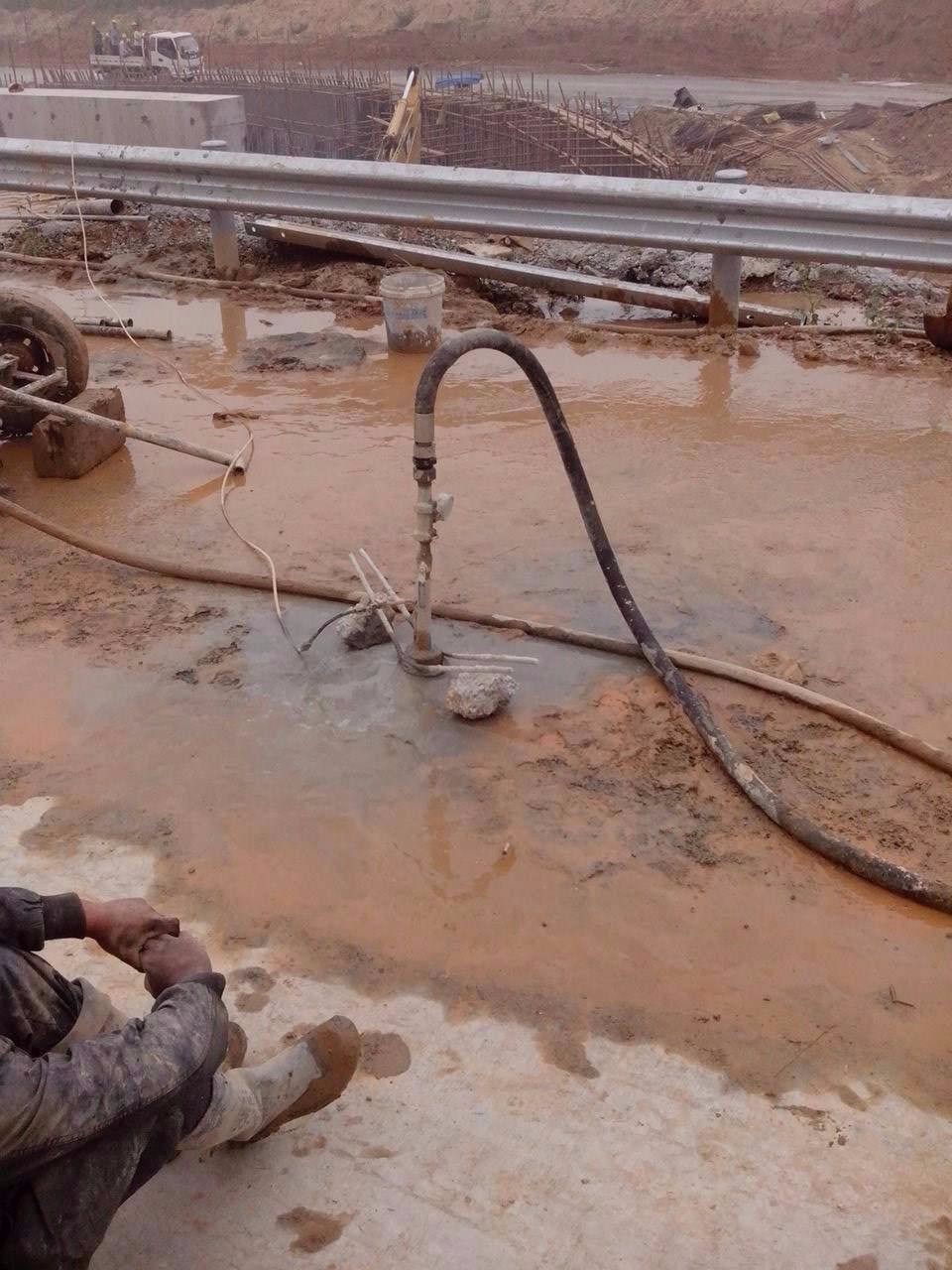 竹根滩镇路基压密注浆